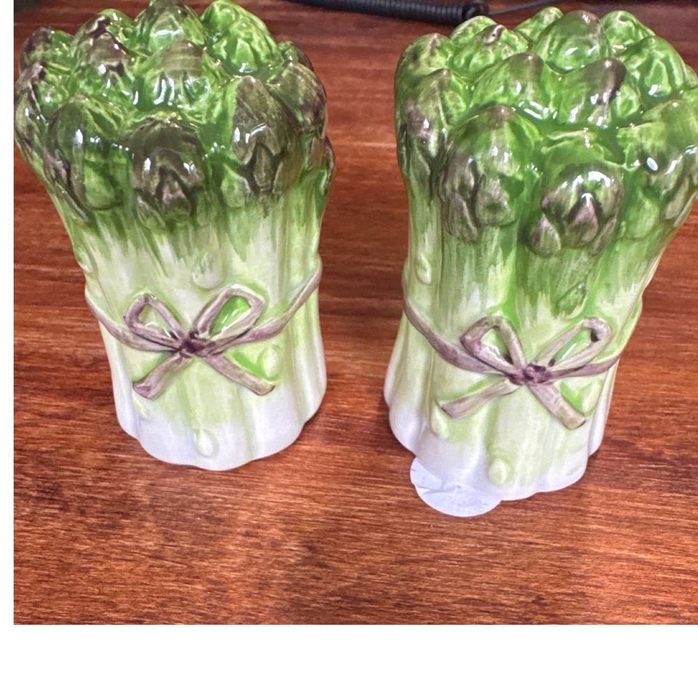 Vintage Ceramic Asparagus Salt and Pepper Shakers Green Kitchen Decor Japan